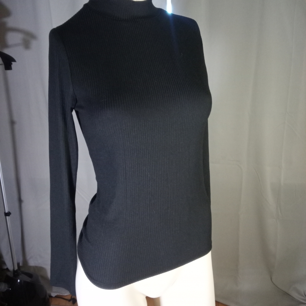 Elegant Black Ribbed Women's Top